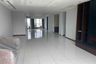3 Bedroom Condo for rent in The Lakes,  near BTS Asoke