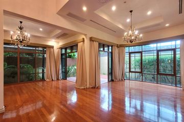 4 Bedroom House for rent in  near BTS Phra Khanong