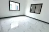 2 Bedroom Warehouse / Factory for rent in 