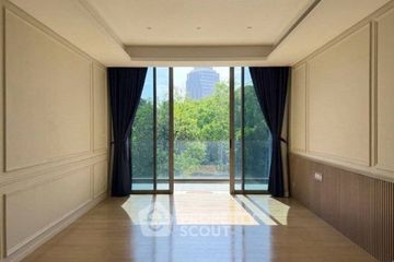 2 Bedroom Condo for sale in Baan Sindhorn,  near BTS Ratchadamri
