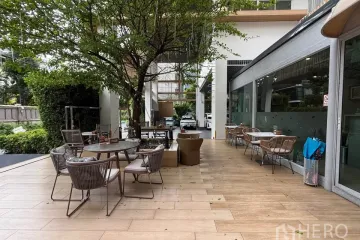 Commercial for rent in Khlong Tan Nuea, Bangkok