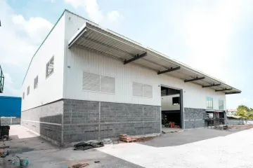Warehouse / Factory for rent in Lam Pla Thio, Bangkok