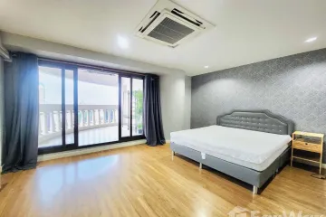 2 Bedroom Condo for rent in Nusa State Tower Condominium, Silom, Bangkok near BTS Surasak