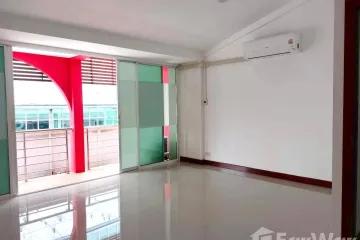 2 Bedroom Townhouse for rent in Khlong Tan Nuea, Bangkok