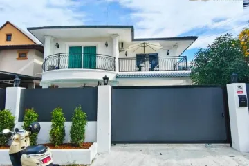 5 Bedroom Villa for sale in Na Kluea, Chonburi
