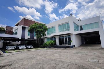 11 Bedroom Office for rent in Phlapphla, Bangkok near MRT Rajamangala Stadium