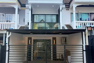 3 Bedroom Townhouse for sale in Nong Prue, Chonburi