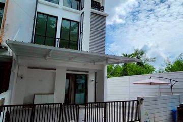 3 Bedroom Townhouse for rent in Areeya Mandarina Sukhumvit 77, Suan Luang, Bangkok near MRT Si Nut