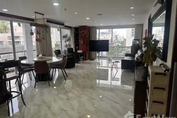 2 Bedroom Condo for sale in Baan Prompong, Khlong Tan Nuea, Bangkok