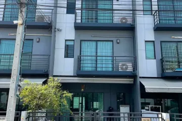 3 Bedroom Townhouse for rent in Baan Klang Muang Rama 9 - Onnut, Prawet, Bangkok near Airport Rail Link Ban Thap Chang