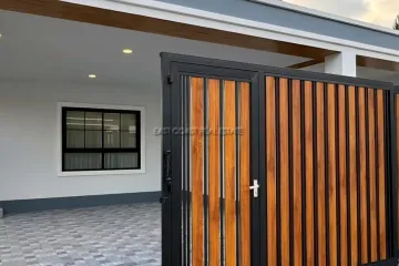 3 Bedroom House for sale in Na Kluea, Chonburi