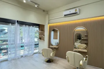 Commercial for rent in Phra Khanong Nuea, Bangkok near BTS Phra Khanong