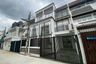 3 Bedroom Townhouse for sale in Khlong Tan Nuea, Bangkok
