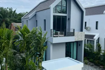 2 Bedroom Villa for sale in Wichit, Phuket