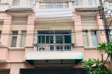 4 Bedroom Townhouse for sale in Lat Phrao, Bangkok