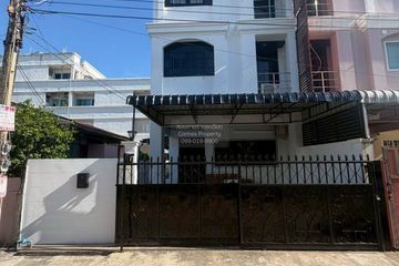 4 Bedroom House for rent in Sam Sen Nok, Bangkok