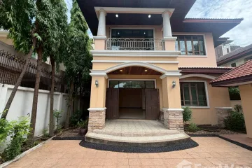 5 Bedroom House for rent in Khlong Tan Nuea, Bangkok