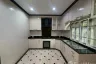 5 Bedroom House for rent in Khlong Tan Nuea, Bangkok