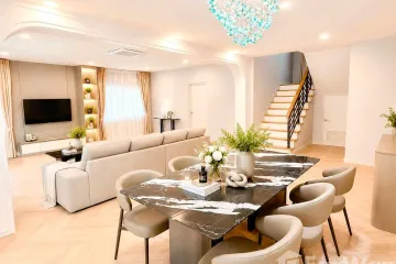 4 Bedroom Townhouse for sale in Centro Bangna, Bang Kaeo, Samut Prakan