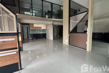 6 Bedroom Townhouse for rent in Fifth Avenue Meechoke, Nong Chom, Chiang Mai