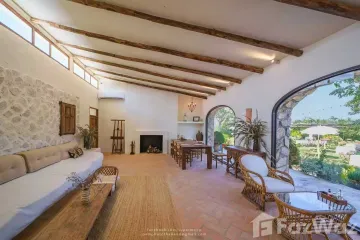 4 Bedroom Commercial for sale in Pa Daet, Chiang Mai