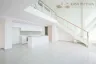 5 Bedroom Condo for sale in Bowon Niwet, Bangkok near MRT Democracy Monument