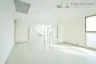 5 Bedroom Condo for sale in Bowon Niwet, Bangkok near MRT Democracy Monument