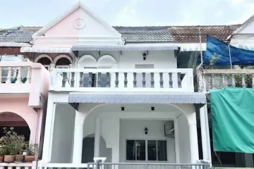 3 Bedroom Townhouse for rent in Bang Chak, Bangkok near BTS Punnawithi