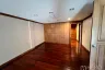3 Bedroom Townhouse for rent in Khlong Tan Nuea, Bangkok