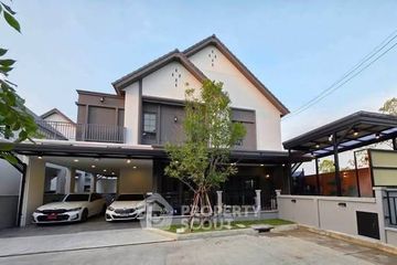 4 Bedroom House for sale in Centro Bangna-Wongwaen, Dokmai, Bangkok
