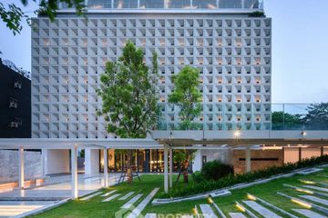 2 Bedroom Condo for rent in BEATNIQ Sukhumvit 32, Khlong Tan, Bangkok near BTS Thong Lo
