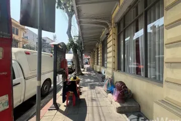 Commercial for rent in Ban Bat, Bangkok near MRT Sam Yot