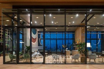1 Bedroom Condo for sale in XT Huaikhwang, Din Daeng, Bangkok near MRT Huai Khwang