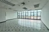 Office for rent in Bang Kapi, Bangkok near MRT Pradit Manutham