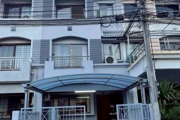 3 Bedroom Townhouse for Sale or Rent in Baan Klang Muang Rama 9 Soi 43, Suan Luang, Bangkok