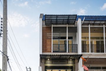 3 Bedroom Townhouse for sale in Lat Phrao, Bangkok