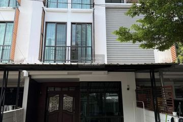 3 Bedroom Townhouse for rent in Areeya Mandarina Sukhumvit 77, Suan Luang, Bangkok near MRT Si Nut