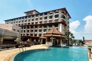 2 Bedroom Condo for sale in Center Point, Nong Prue, Chonburi