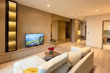 2 Bedroom Condo for sale in Rhythm Ekkamai Estate, Khlong Tan Nuea, Bangkok near BTS Ekkamai