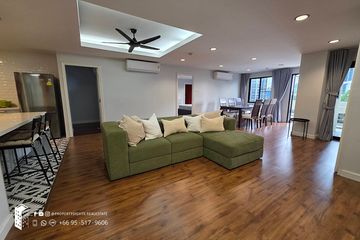 2 Bedroom Condo for rent in Beverly Hills Mansion, Phra Khanong Nuea, Bangkok near BTS Ekkamai