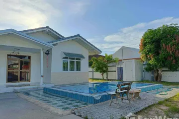 3 Bedroom House for Sale or Rent in Na Kluea, Chonburi