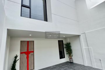 3 Bedroom Townhouse for sale in Lat Phrao, Bangkok