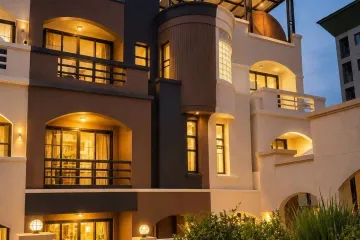 5 Bedroom Townhouse for sale in Phlapphla, Bangkok