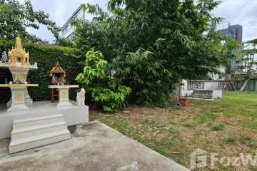Land for sale in Bang Chak, Bangkok near BTS Punnawithi
