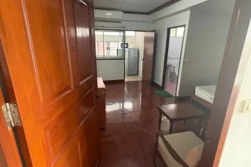Apartment for rent in Hydon Apartment, Khlong Toei, Bangkok near BTS Nana