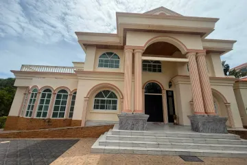 4 Bedroom Villa for sale in Nong Prue, Chonburi