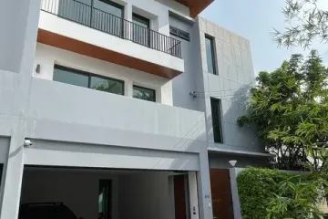 3 Bedroom House for rent in Khlong Tan Nuea, Bangkok
