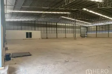 Warehouse / Factory for rent in Lam Pla Thio, Bangkok