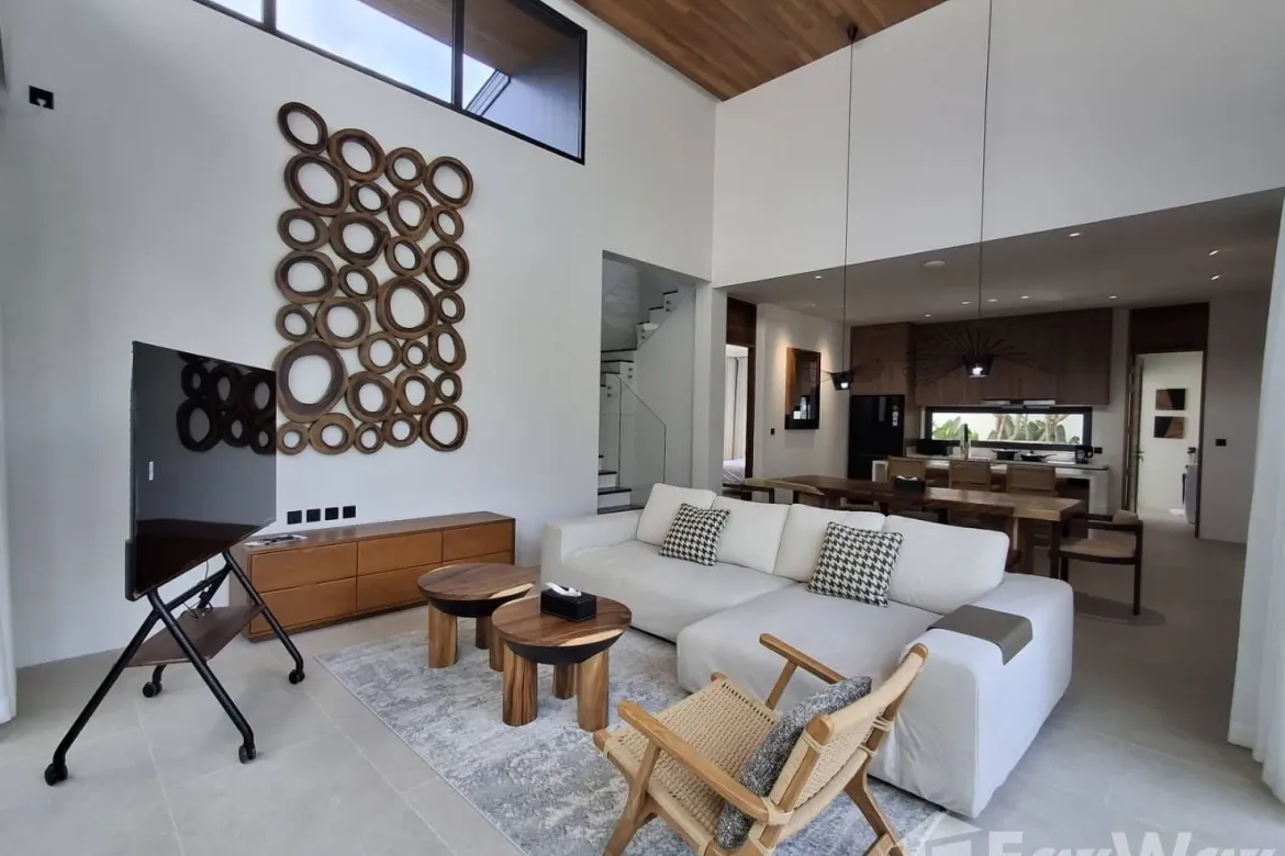 4 bedrooms villa for rent at Chalong