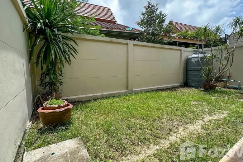 2 Bedroom Townhouse For Rent